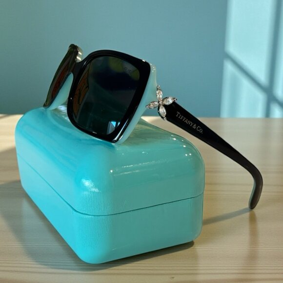 Tiffany & Co Black Sunglasses Rimmed in Signature Tiffany Blue Crystal Frame - Picture 6 of 16
